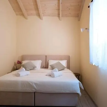 Holiday home Efthimaki *